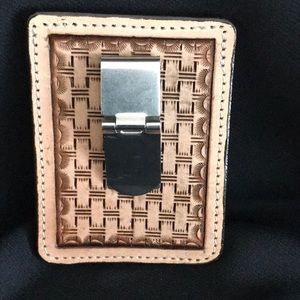 Men’s money clip/credit card holder.